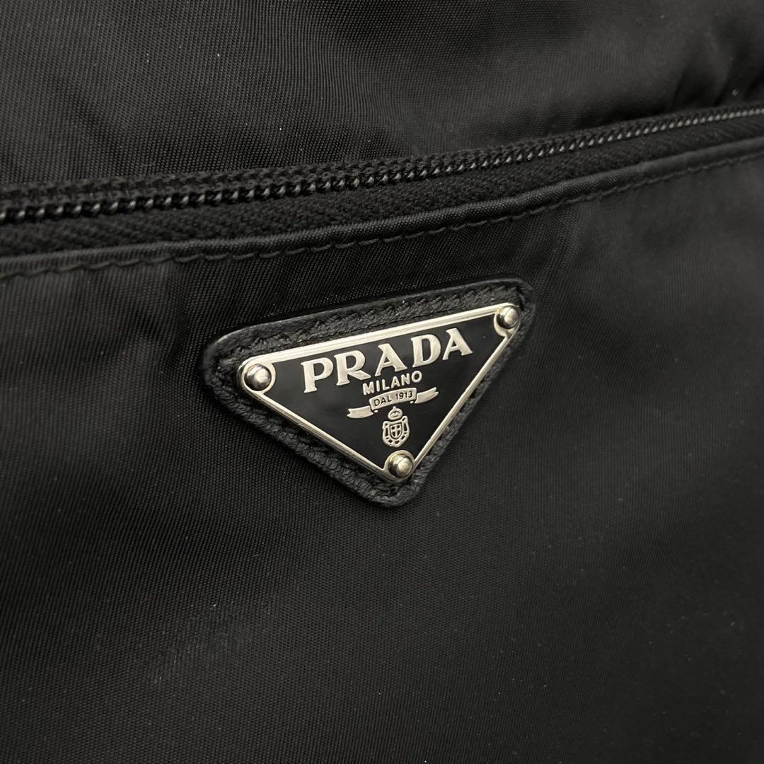 【近年モデル】プラダ 三角ロゴ ショルダーバッグ ブラック ナイロン