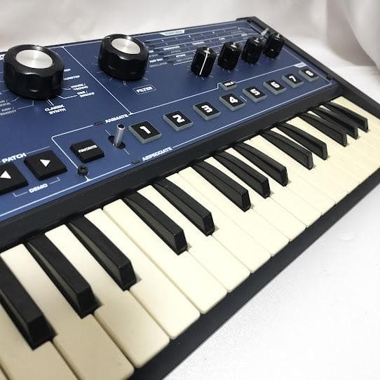 NOVATION MiniNova ノベーション シンセサイザー マイクあり