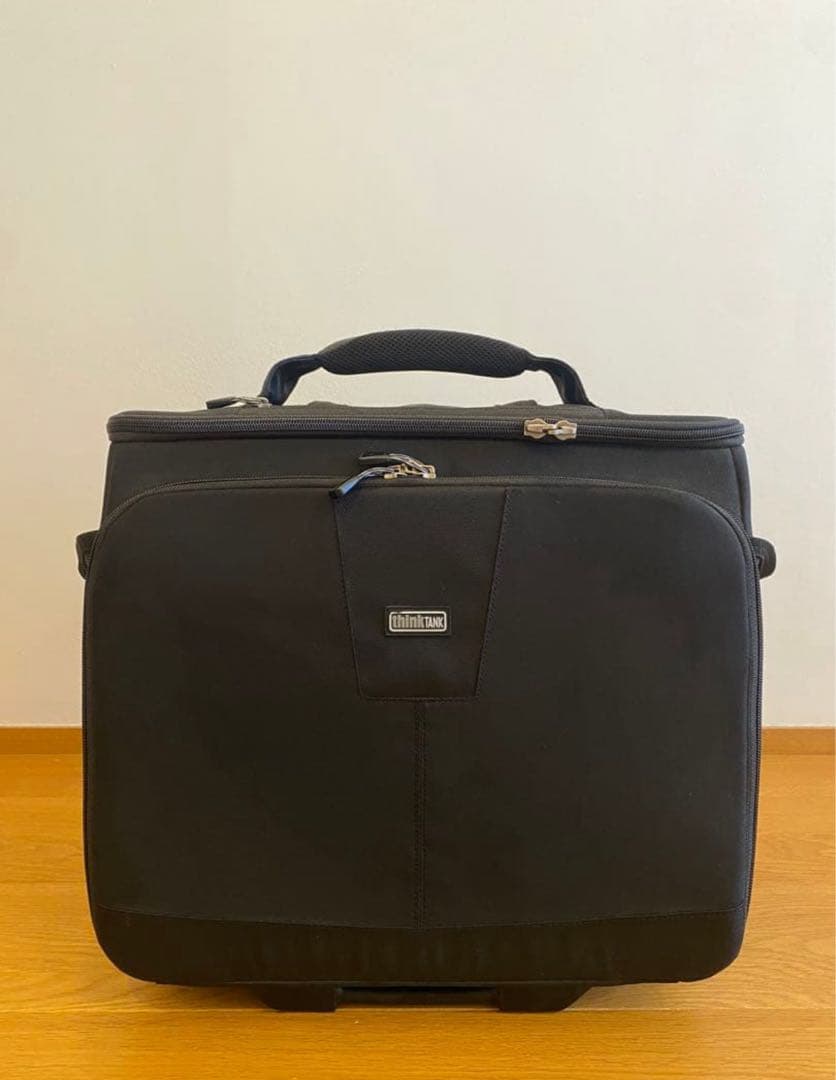 thinkTANK｜Airport Navigator キャリーケース カメラ