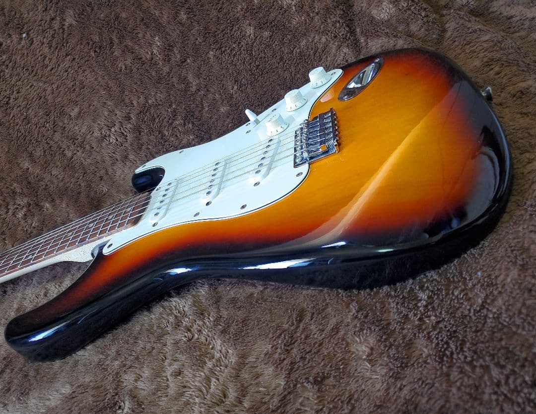 Squier スクワイヤー Affinity Stratocaster ストラト