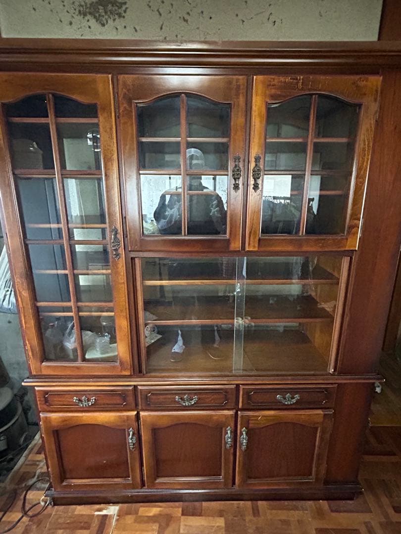 【最終値下げ】カリモクコロニアル食器棚　残り1週間で販売中止