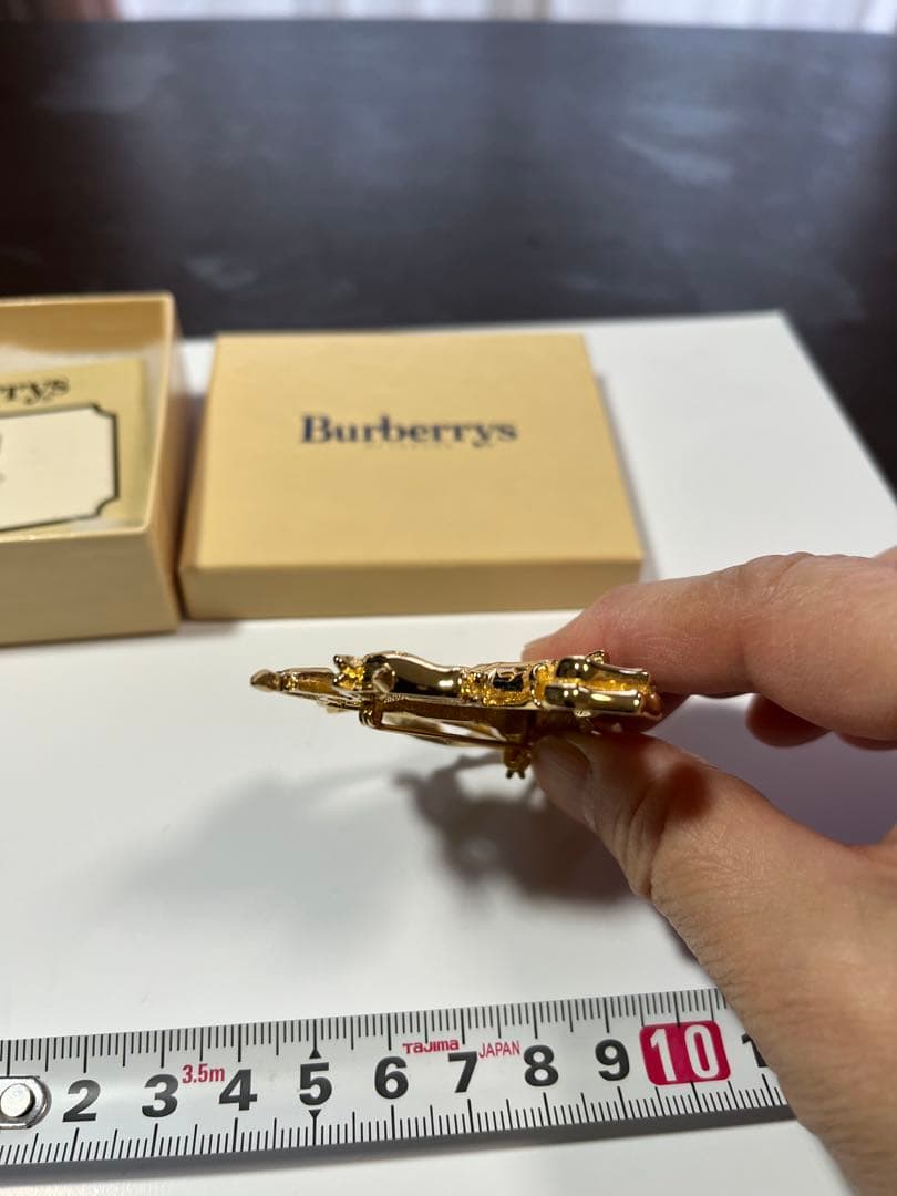 Burberrys ゴールド 馬のブローチ(バーバリープローサム)
