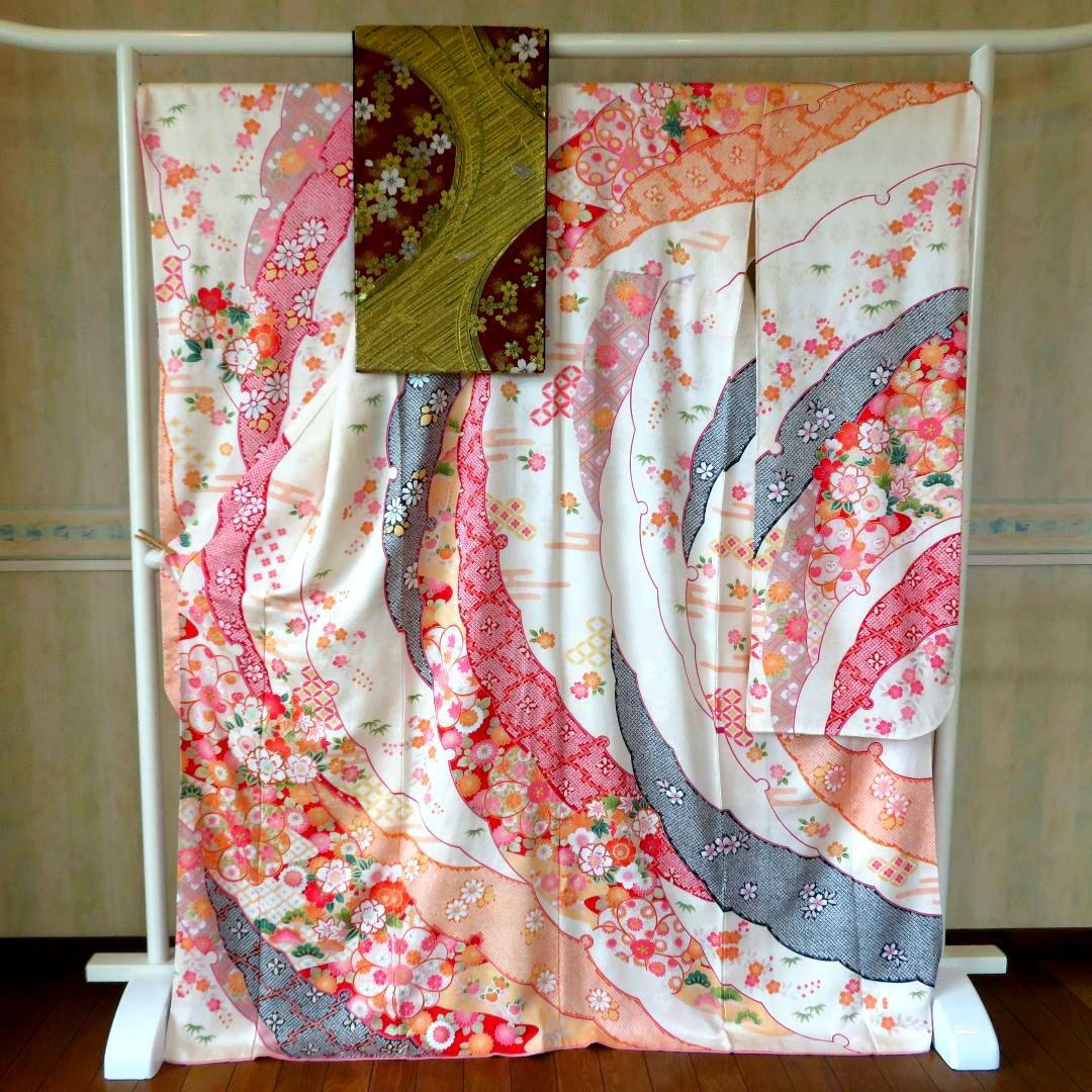 4972　振袖単品　成人式結婚式卒業式　白　正絹　絞り柄