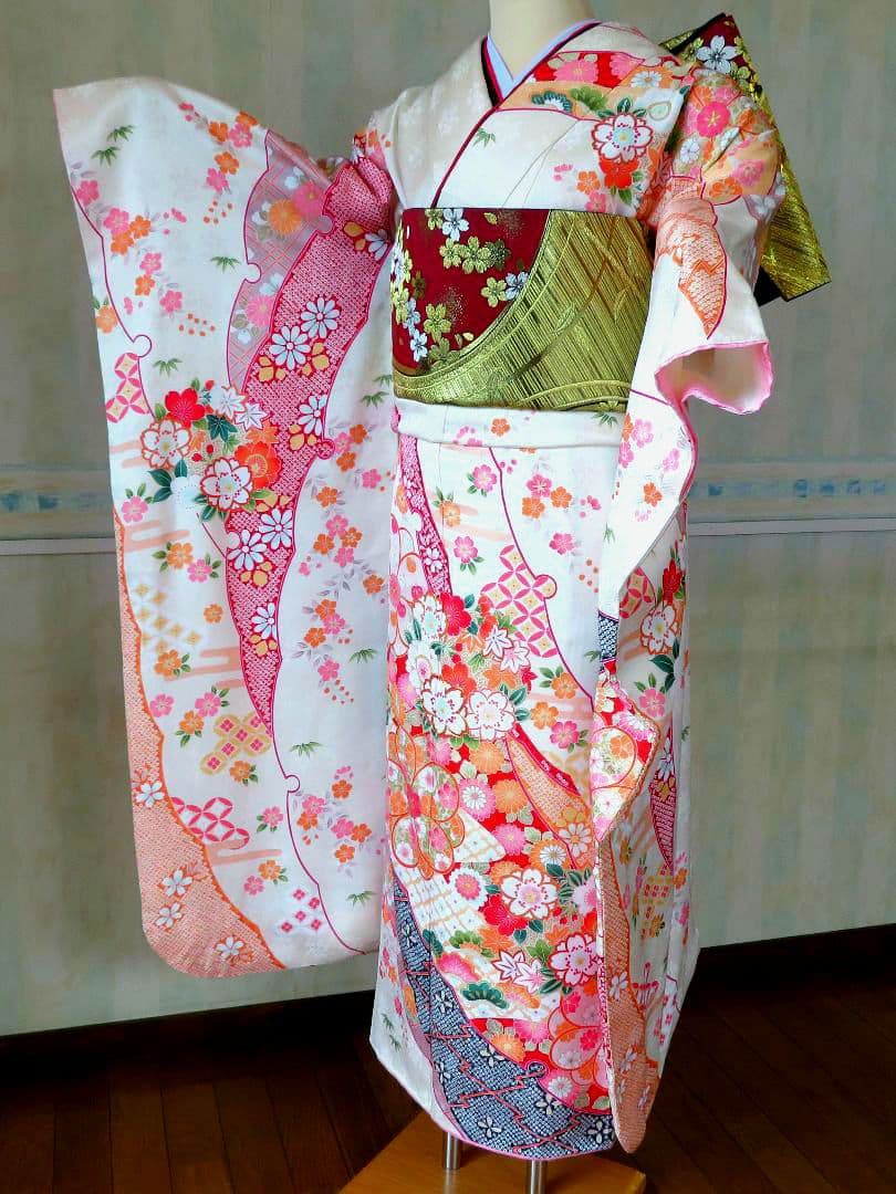 4972　振袖単品　成人式結婚式卒業式　白　正絹　絞り柄