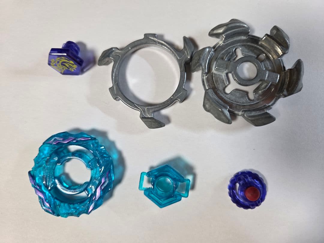 【差し替えあり】メタルファイトベイブレード　最強ブレーダーセット