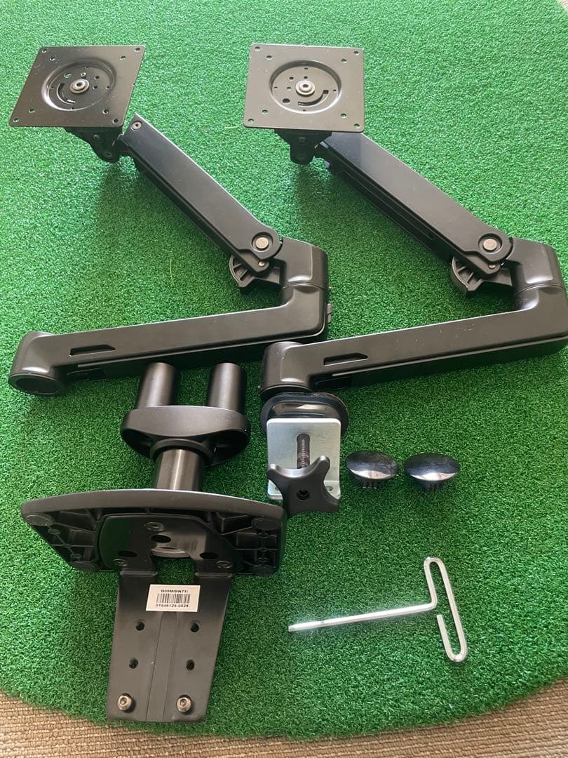 Amazon Basics デュアルモニターアーム2024年製