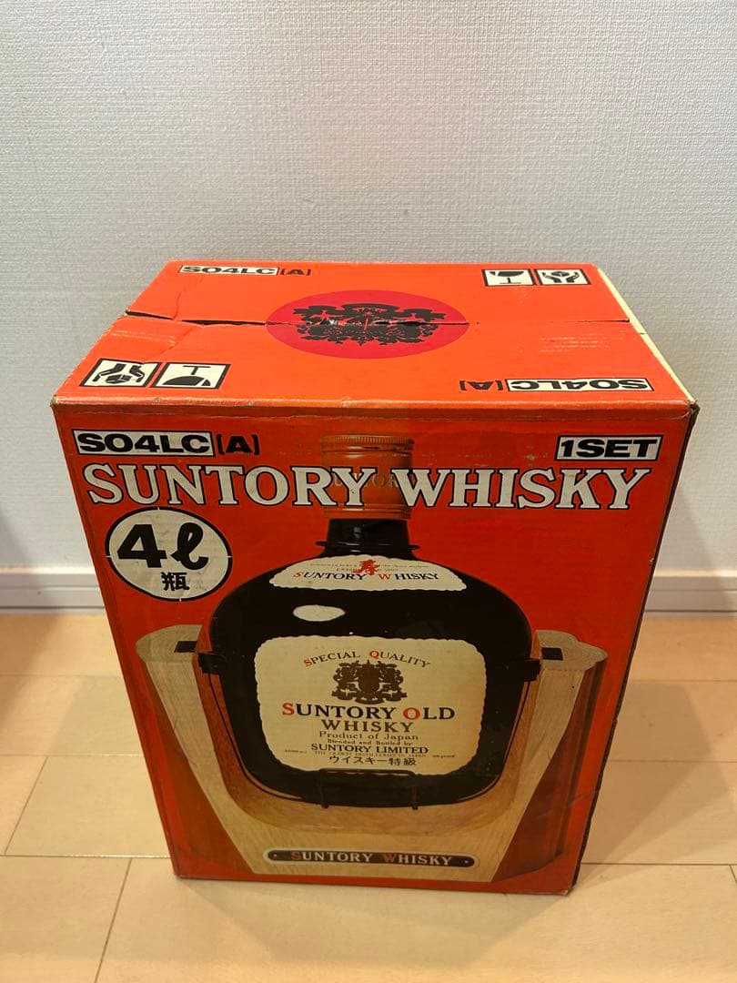 サントリーウイスキー　空瓶　４Ｌ箱付き