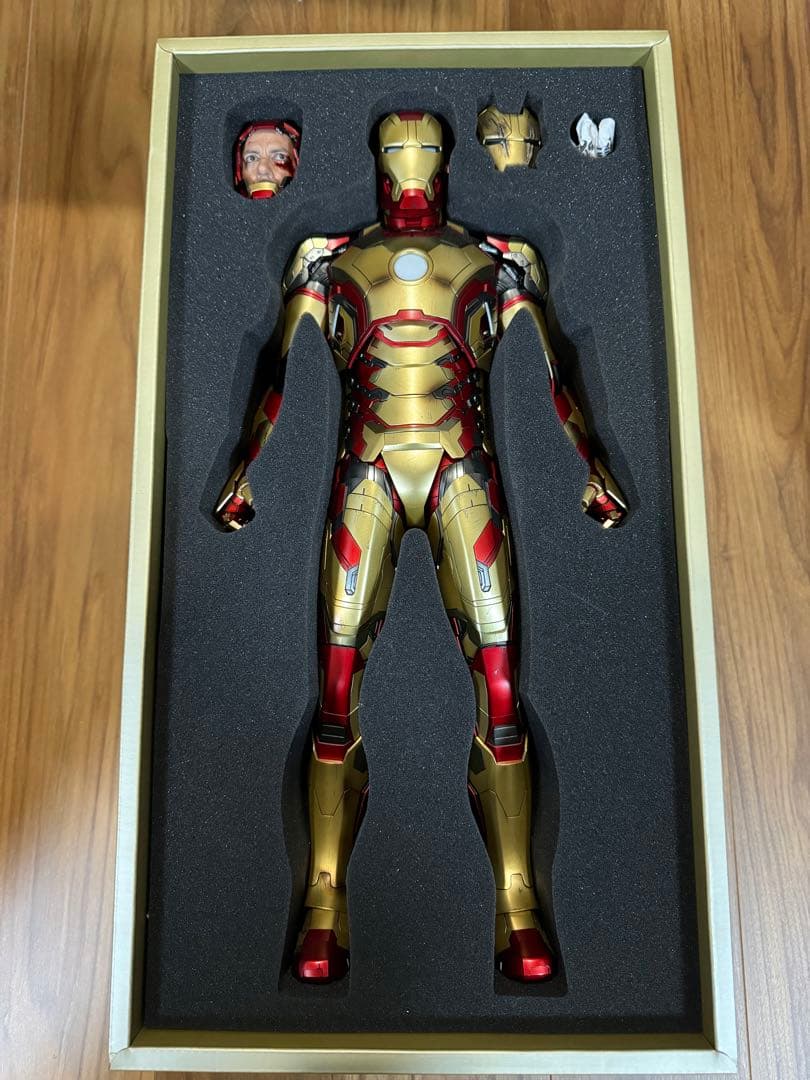 ホットトイズ　クオータースケール　アイアンマン　マーク42 ボーナスアクセサリー