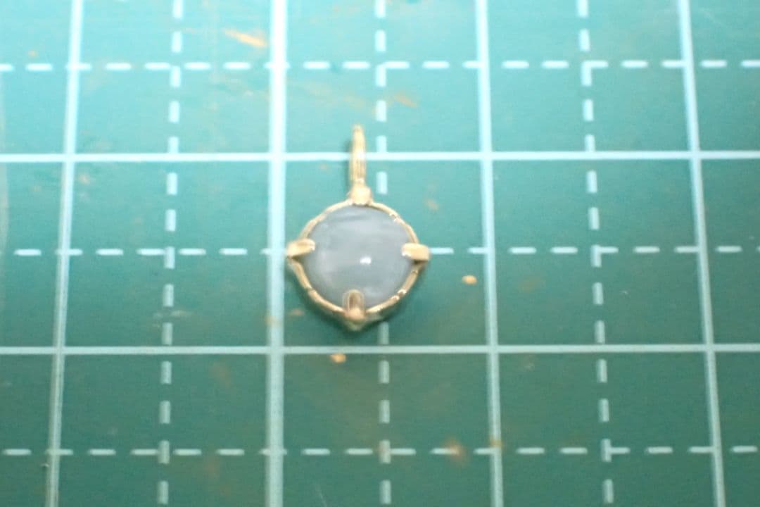 新品　未使用　糸魚川翡翠　入コン沢　青　10金　ペントップ　丸　送料無料