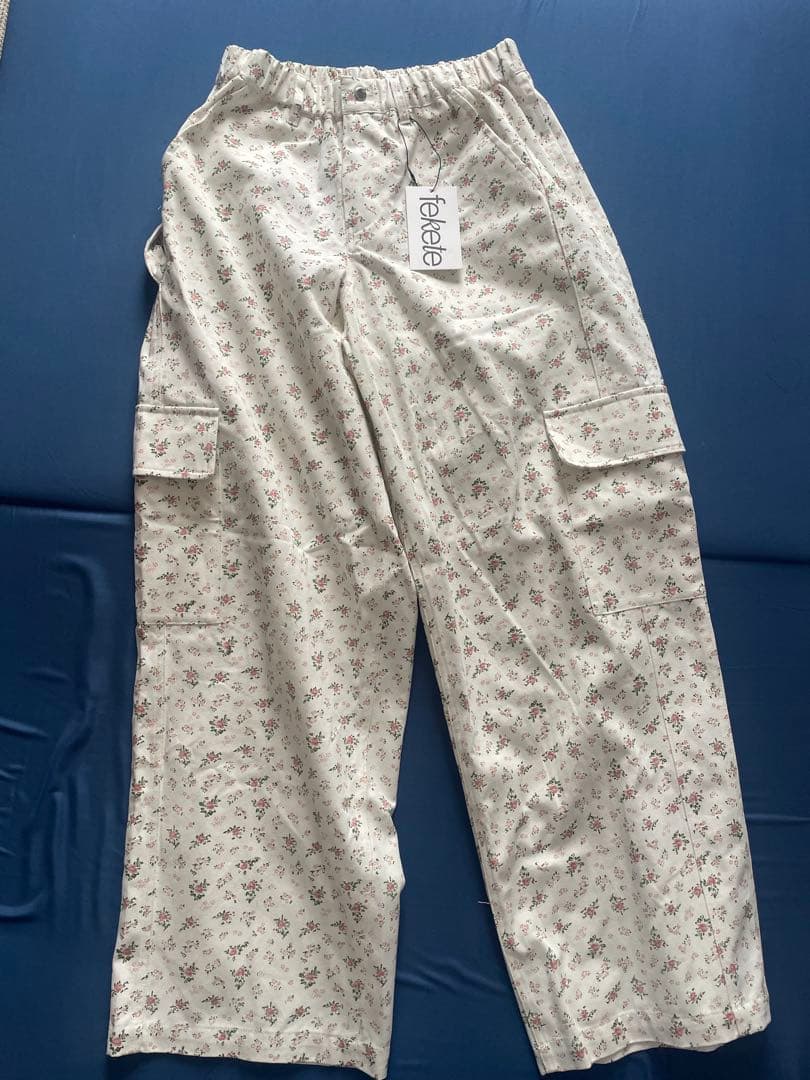 fekete floral cargo pants 花柄カーゴパンツ