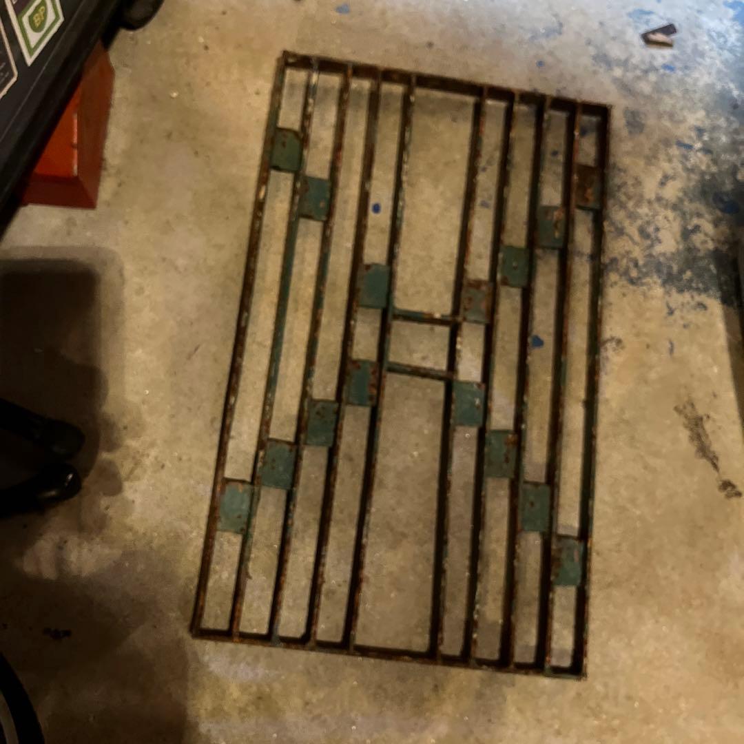 アンティーク　アイアン格子