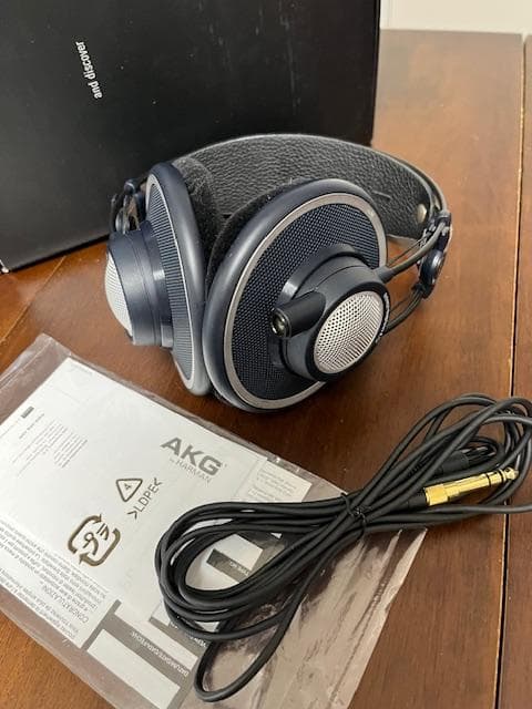 アーカーゲー AKG K702 リファレンススタジオ ヘッドホン箱付