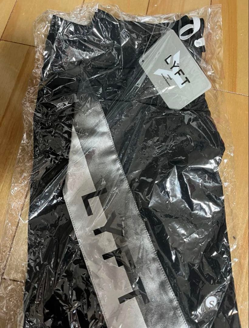 LYFT リフト　ボードショーツ　S フィジーク ステージショーツ　新品未使用