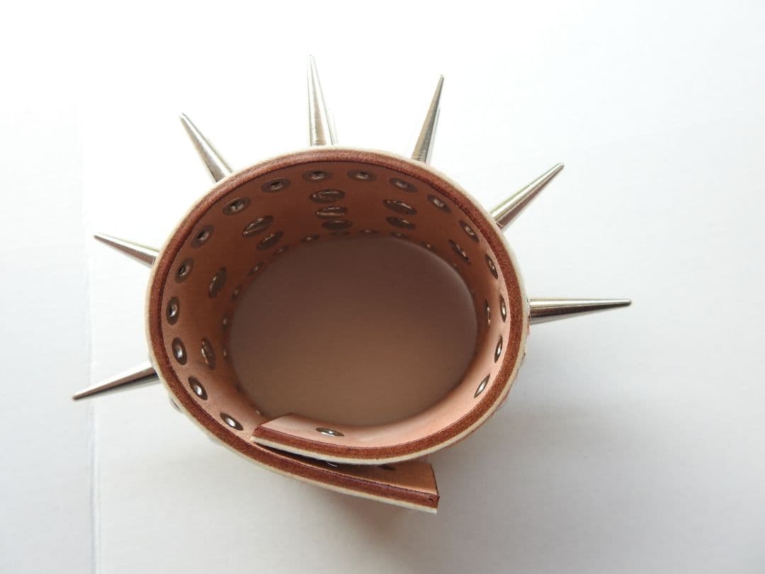 パンクスパイクバングル・リストバンドレザーブレススパイクコーンサバシスターなち