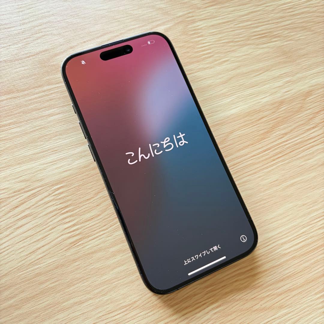 Apple iPhone 15 Pro ブラックチタニウム　256G