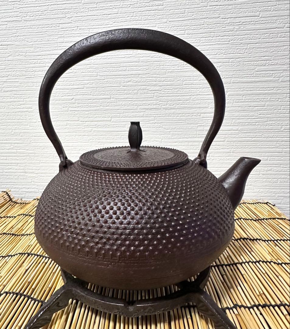 ほぼ未使用品　岩手県奥州水沢幸工芸　現代の名工 佐藤勝久造　１５型　南部鉄瓶