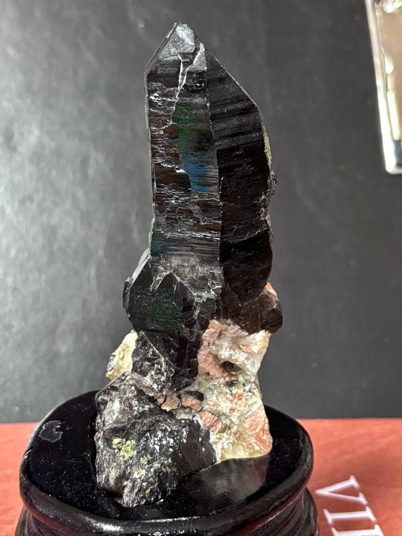【超希少】天然モリオン 黒水晶(山東省産)鉱山閉鎖 台座付き