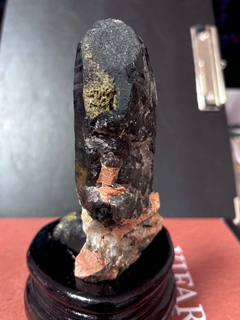 【超希少】天然モリオン 黒水晶(山東省産)鉱山閉鎖 台座付き