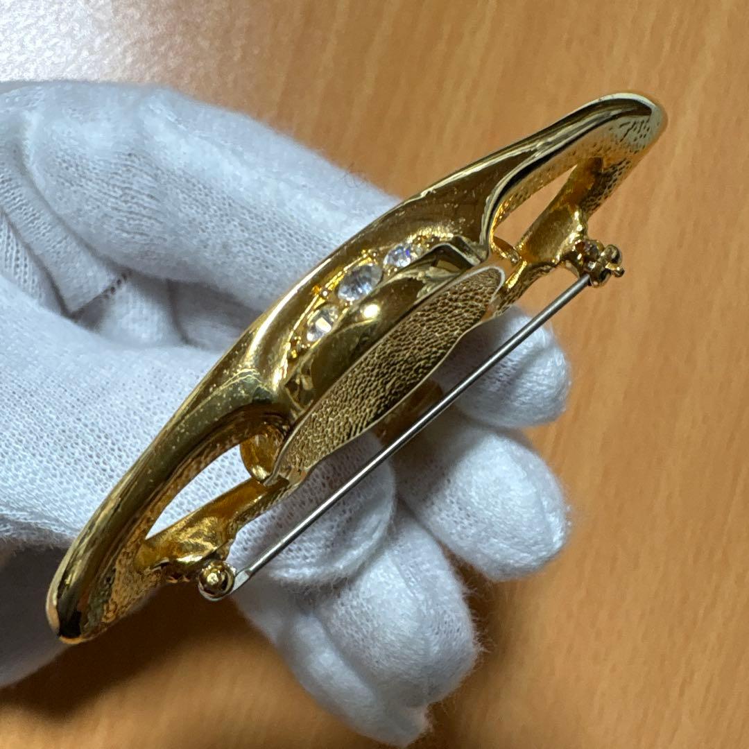 ヴィヴィアン・ウエストウッド　ブローチ