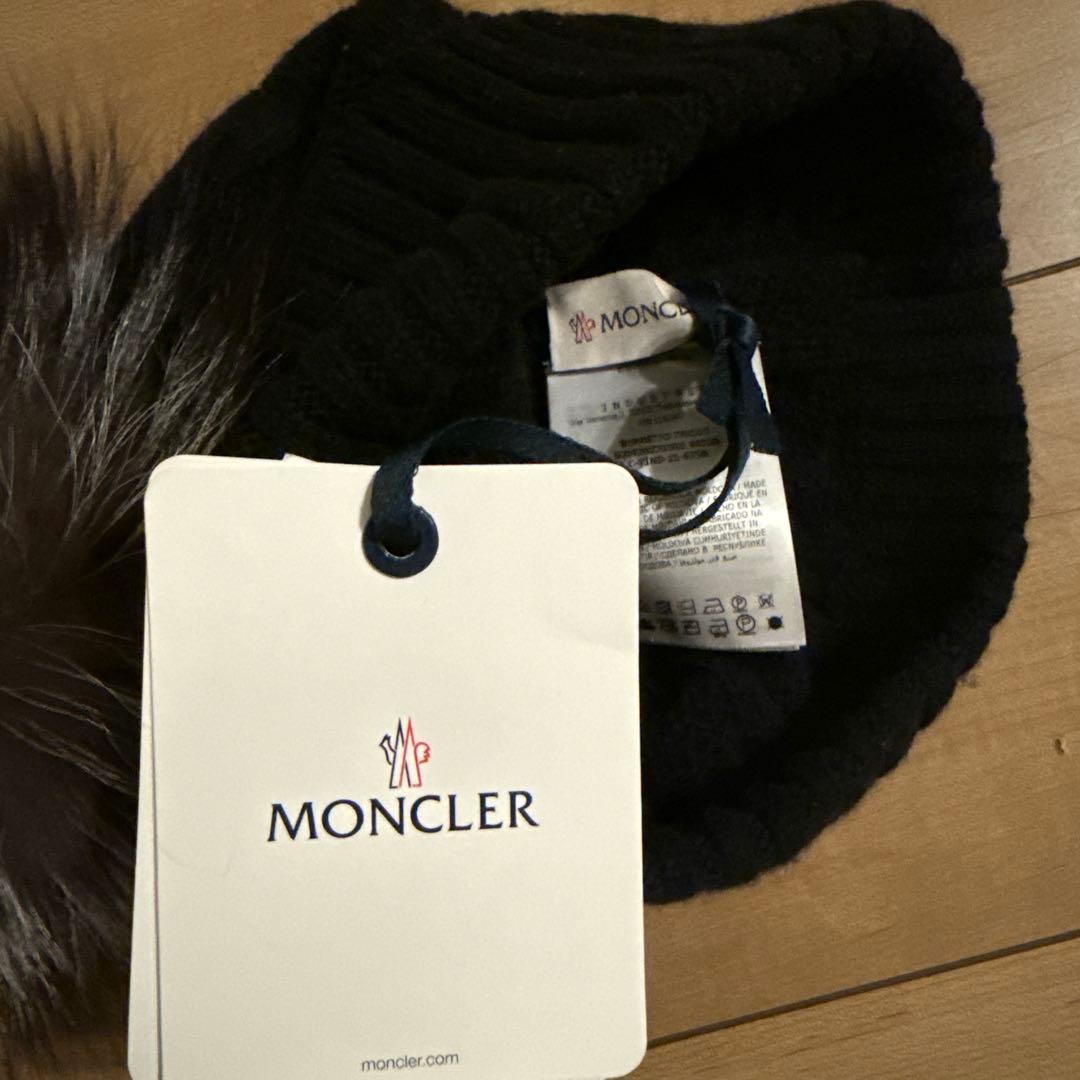 モンクレール　シルバーフォックスファー ニットキャップ　カシミヤ混　タグ付き