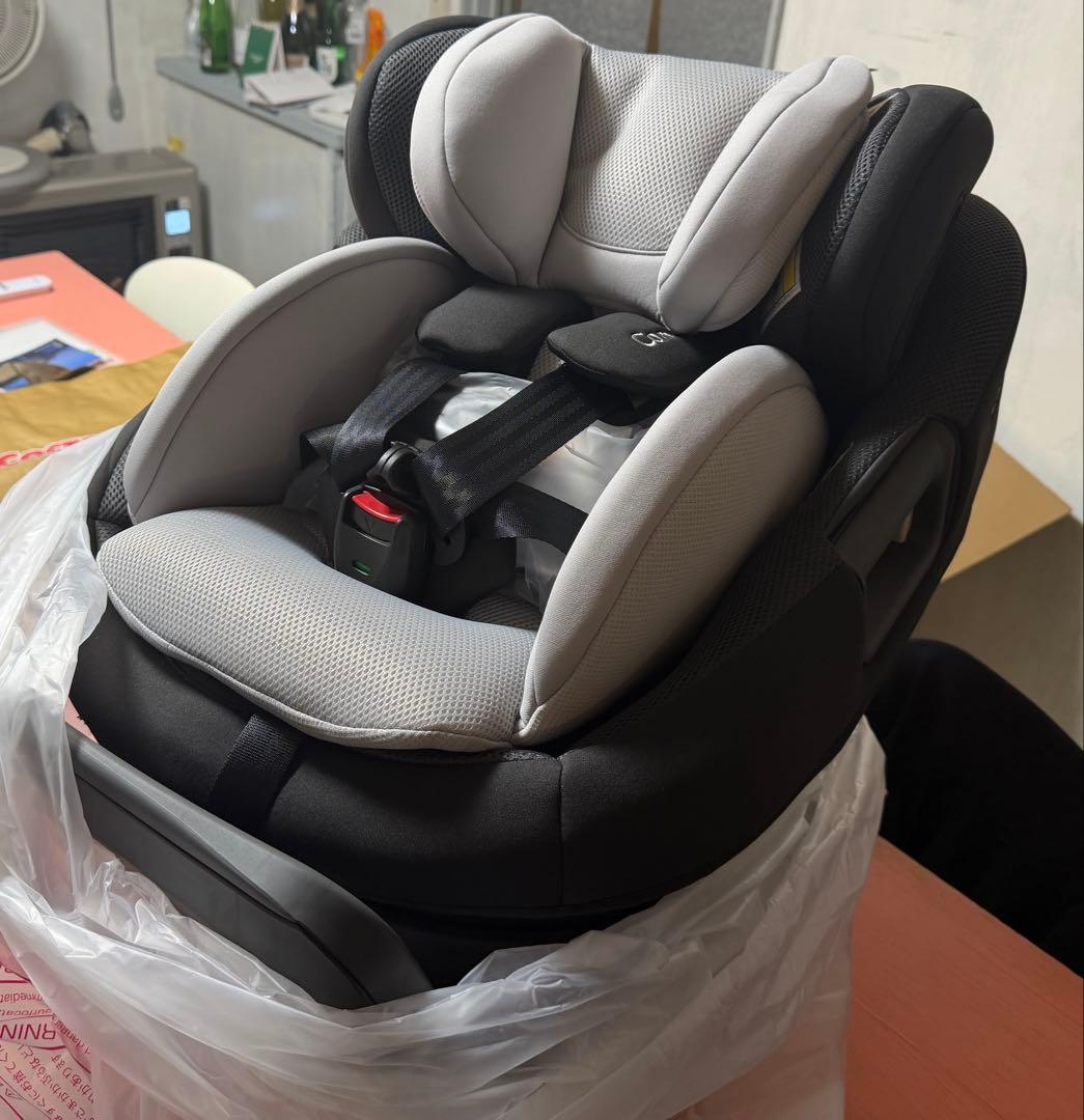 Combi チャイルドシートTHE S ISOFIXエッグショック ZC-720