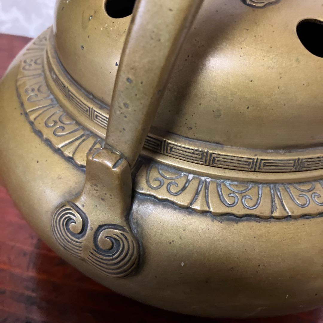 アンティークな黄銅製持ち手付き手焙り（波兎や雷紋などの装飾金工）