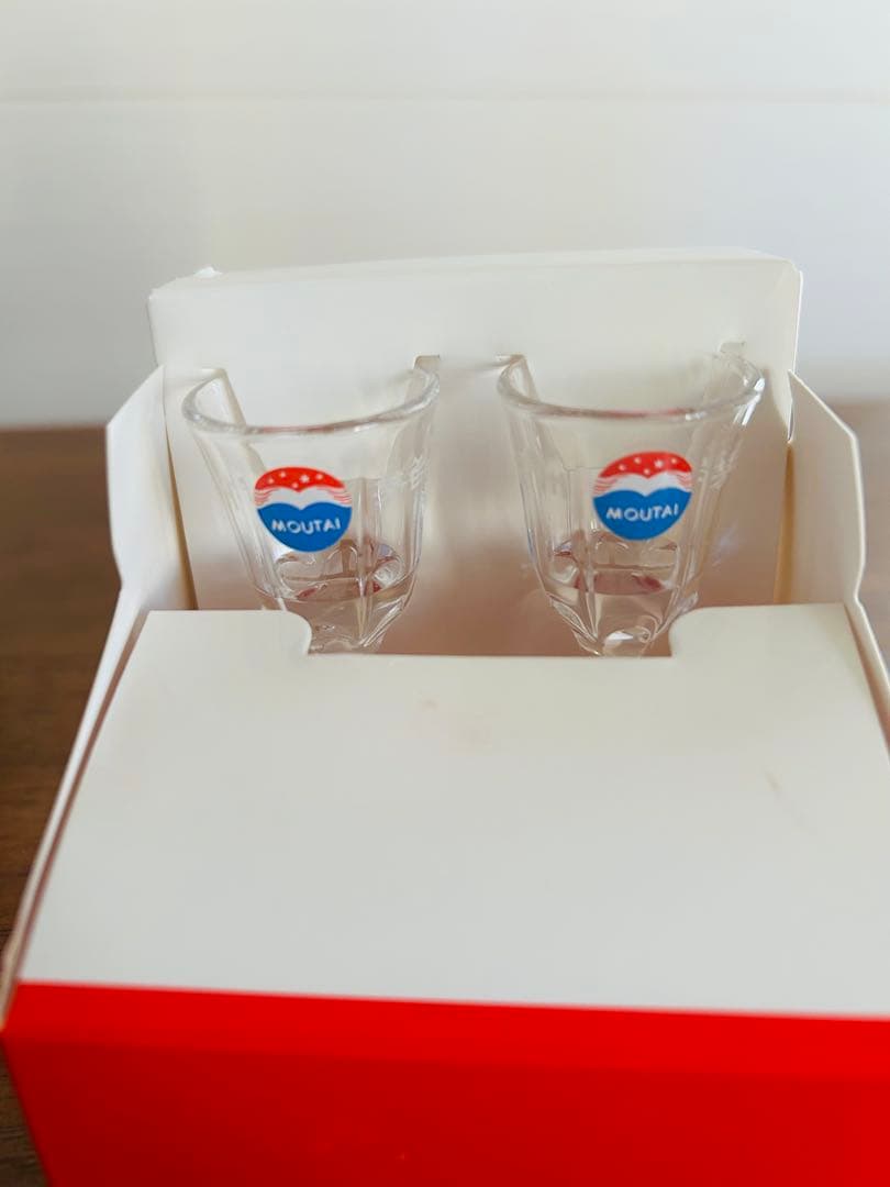 貴州芳台酒　天女ラベル　53% 500ml MOUTAI中国酒新品未開封グラス付