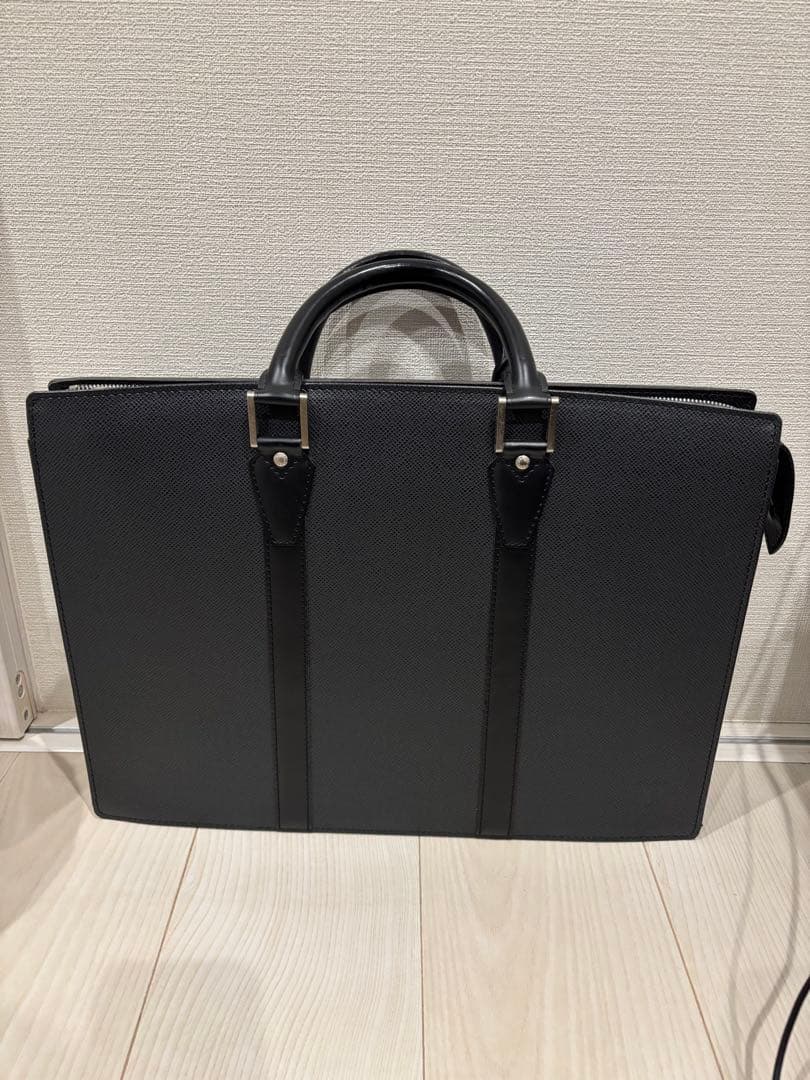 LOUIS VUITTON ブラック ビジネスバッグ