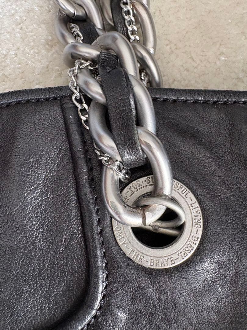 【お値下げ中】【美品】DIESEL レザーチェーンバッグ