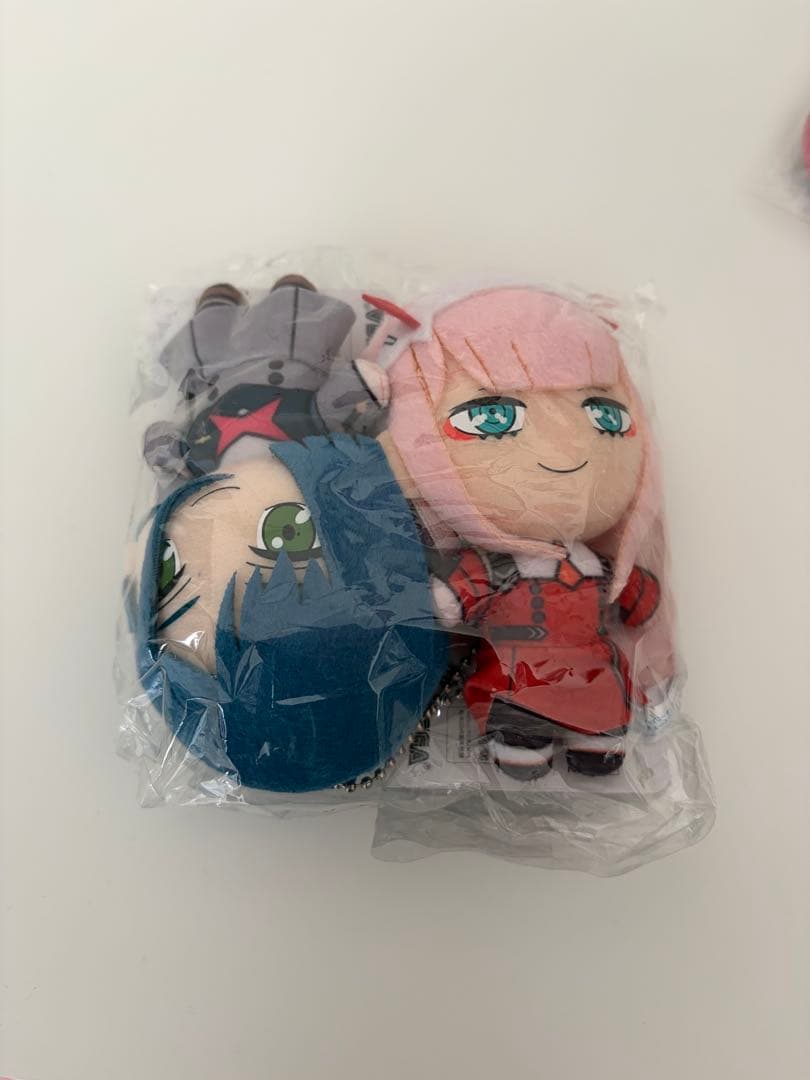 【最終値下げ】ダーリンインザフランキス マスコット ぬいぐるみ ゼロツー/イチゴ