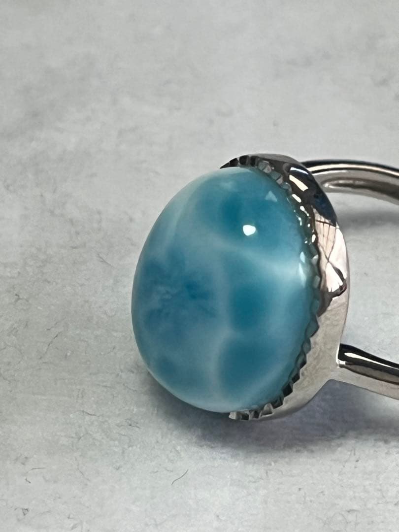 【高品質・やや大きめ】ラリマーリング （15.6×13.5mm）鑑別書付き