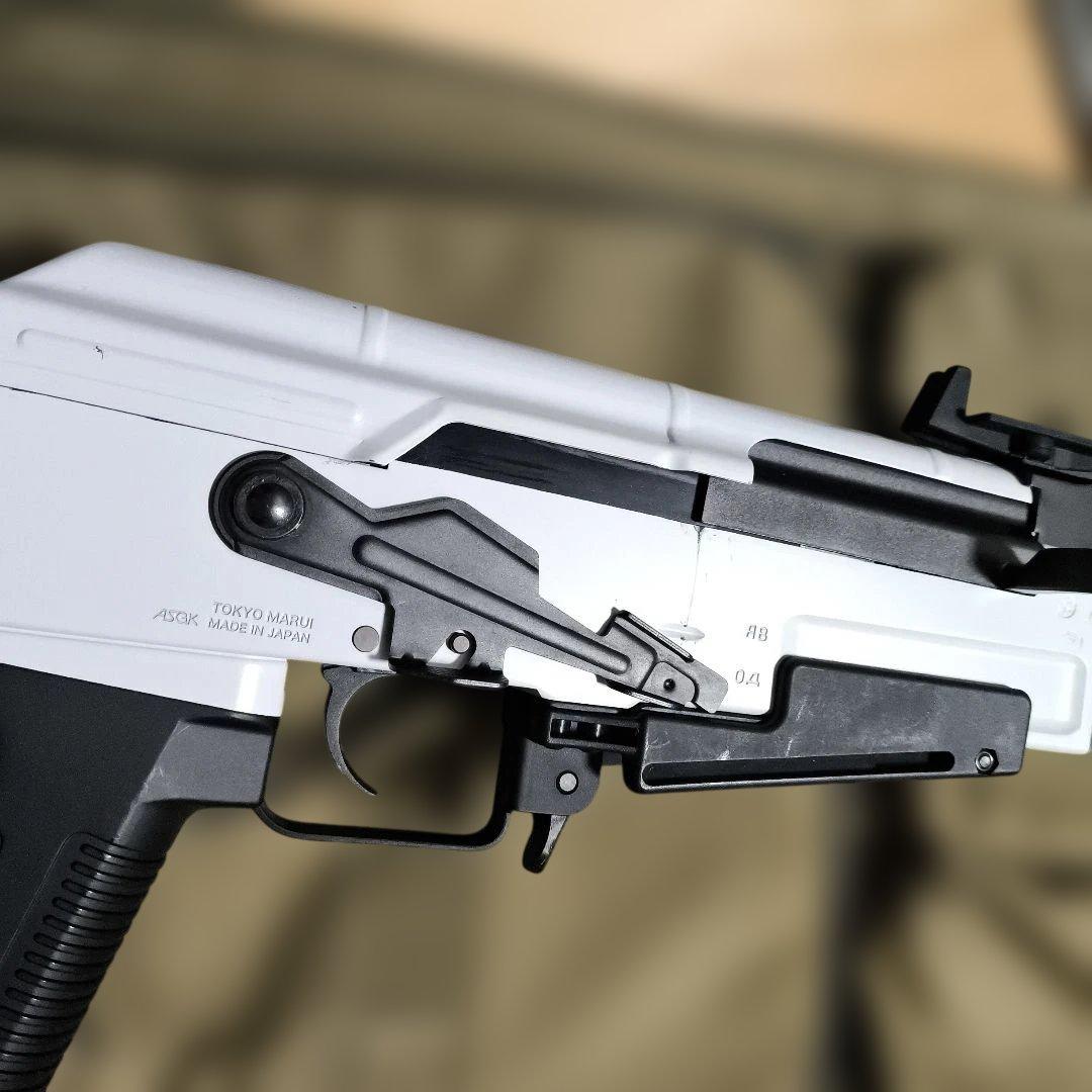東京マルイ製　AKホワイトストーム　次世代電動ガン　予備マグ　ナイツタイプサプ