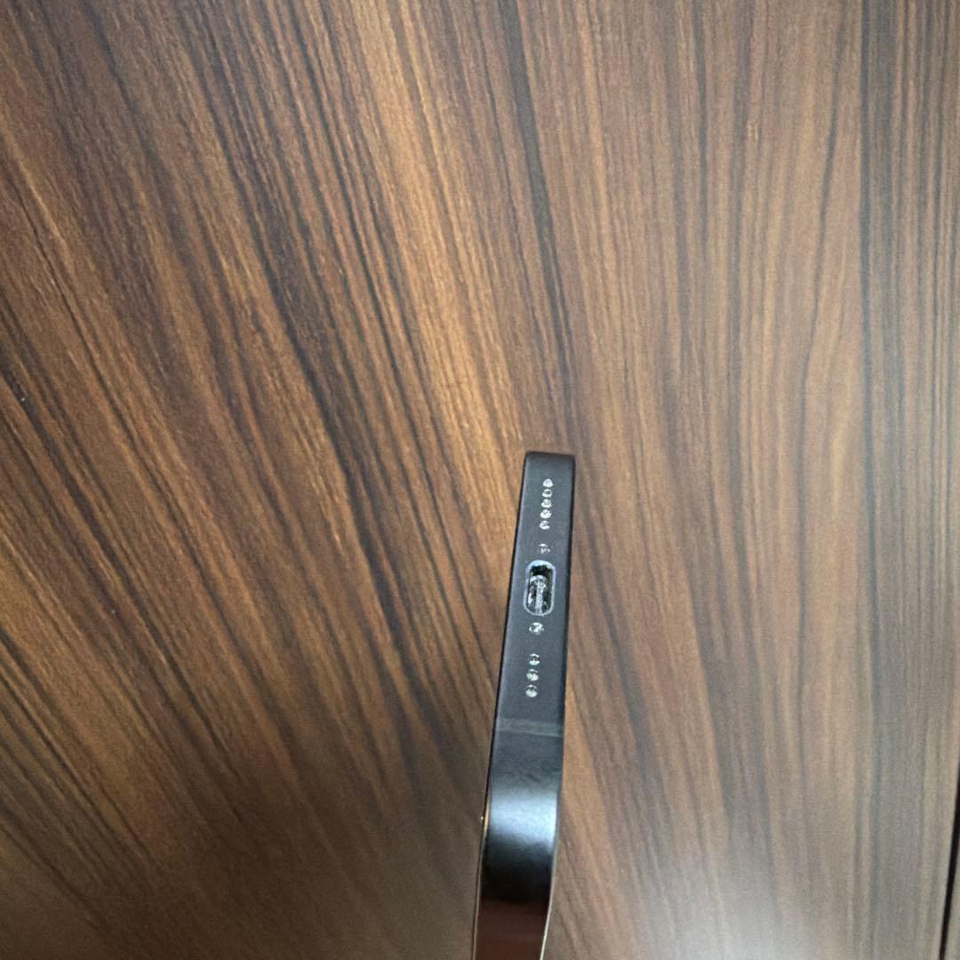 【美品】 iPhone16e ブラック 256GB 本体 SIMロック解除済