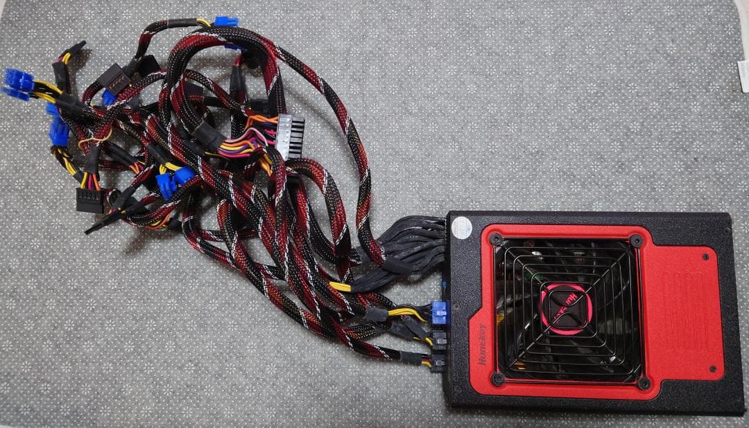 Huntkey X7-1200 1200W ATX 電源ユニット