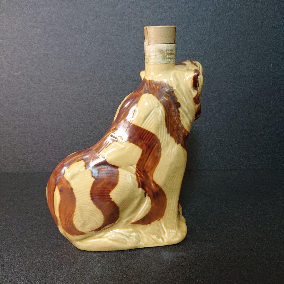 サントリー ウイスキー ローヤル12年 オールド 特級 干支 寅 陶器