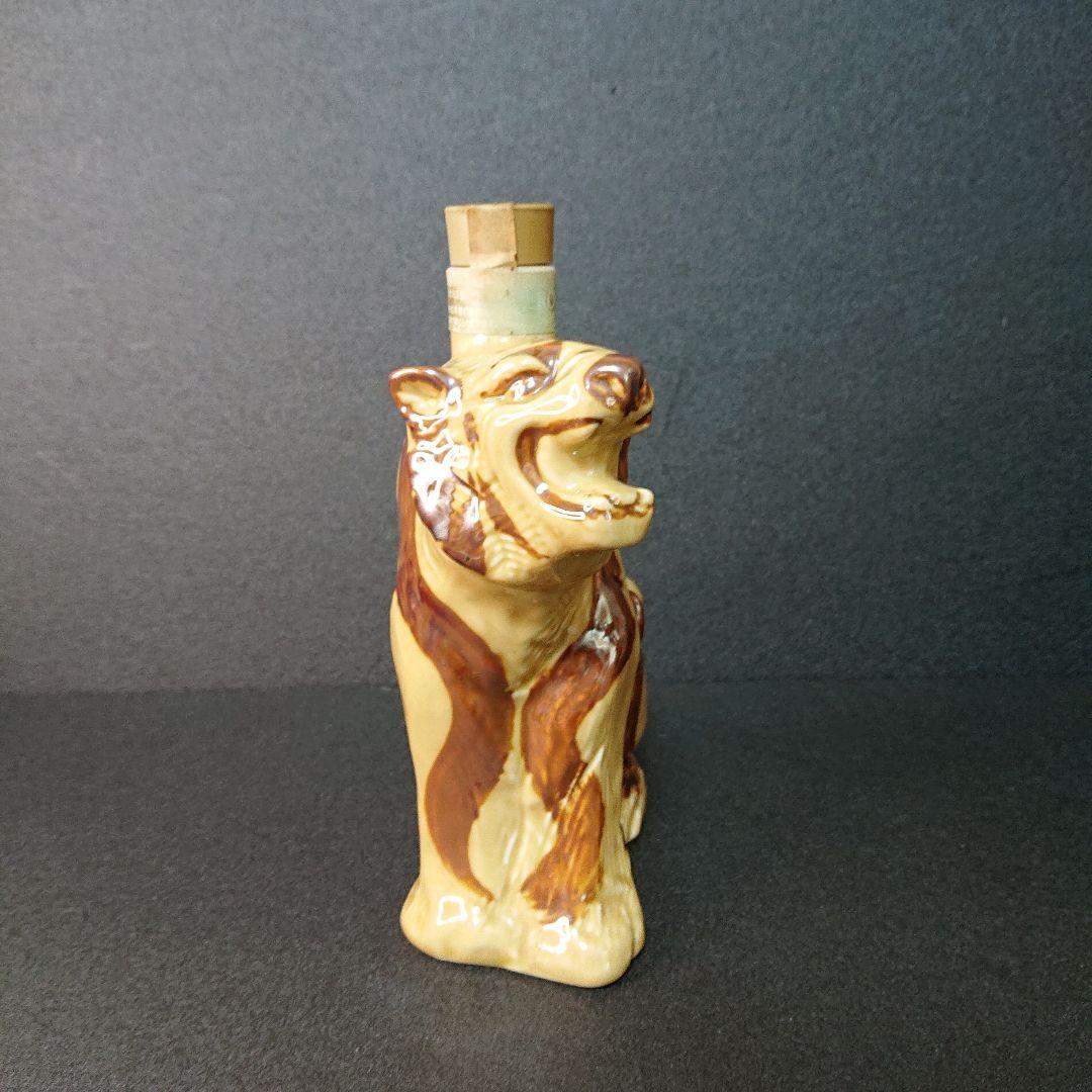 サントリー ウイスキー ローヤル12年 オールド 特級 干支 寅 陶器