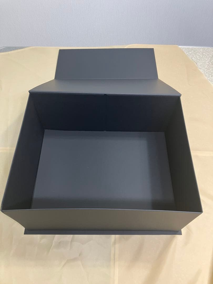 CHANEL マグネットタイプ 大　空箱　マグネットボックス　磁石付箱