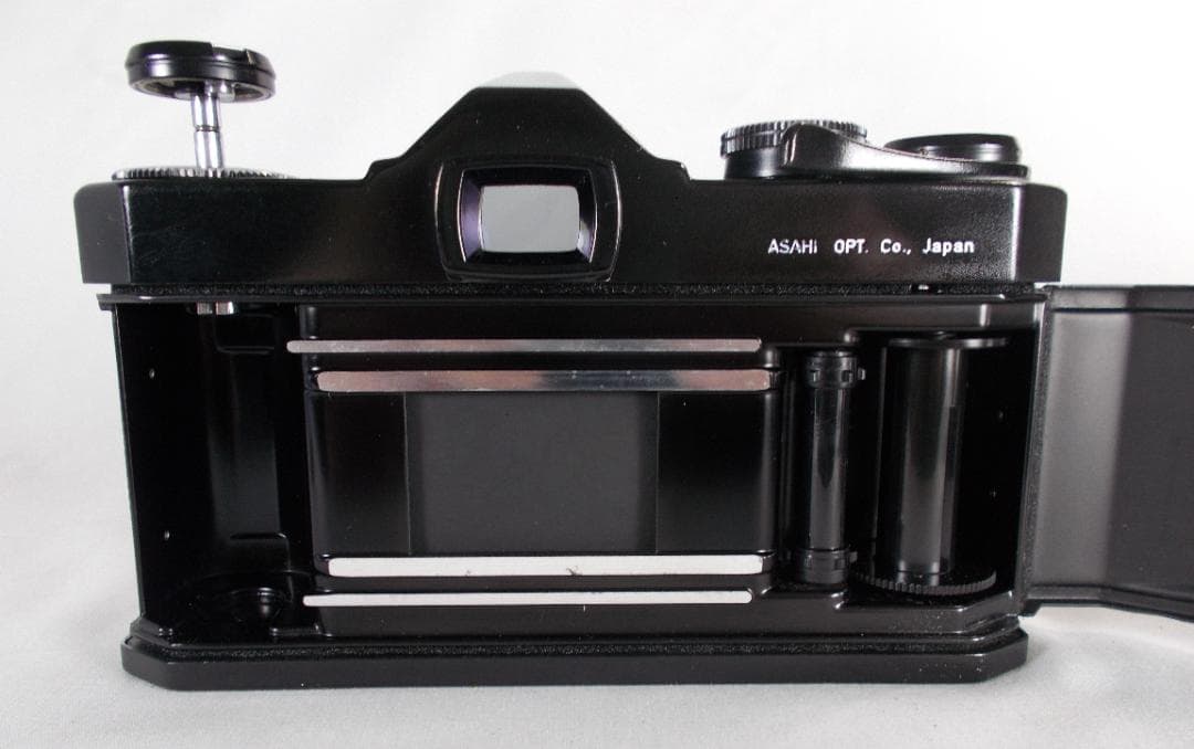 フィルムカメラ 整備済　Pentax SP　+ 広角レンズ 28mm　P260