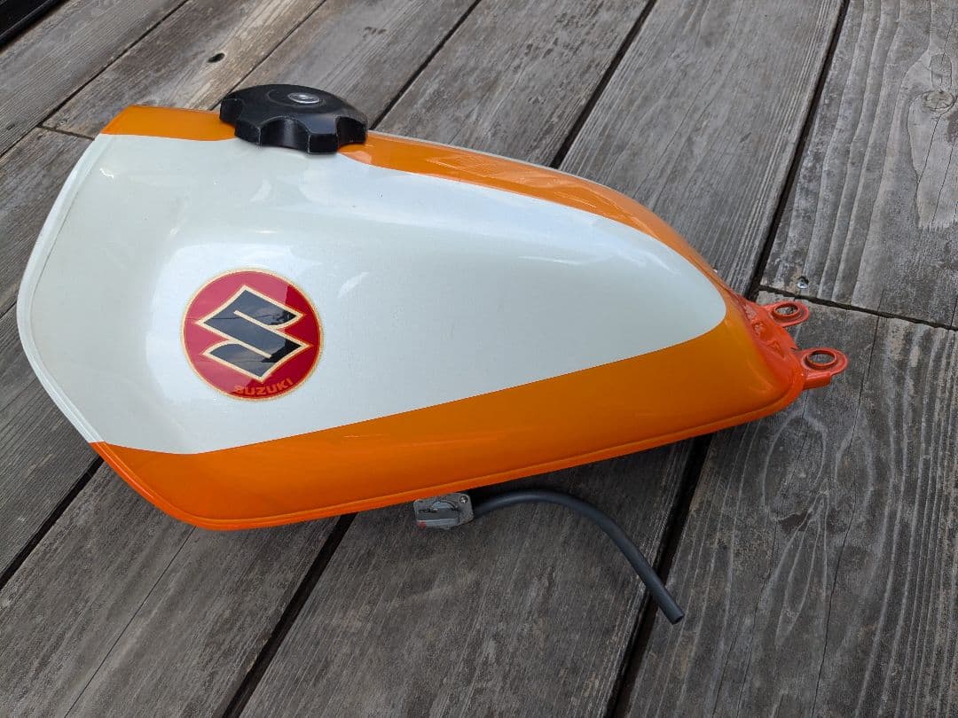 スズキ バイクタンク オレンジ ホワイト