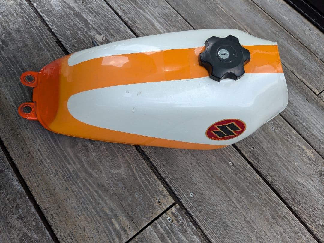 スズキ バイクタンク オレンジ ホワイト