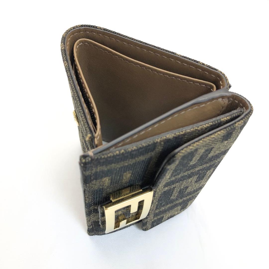 【Ris✨】　フェンディ FENDI 三つ折り財布 小銭入付き FF