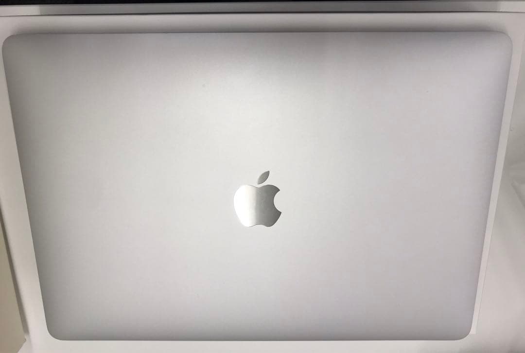 MacBook Air 13-inch シルバー