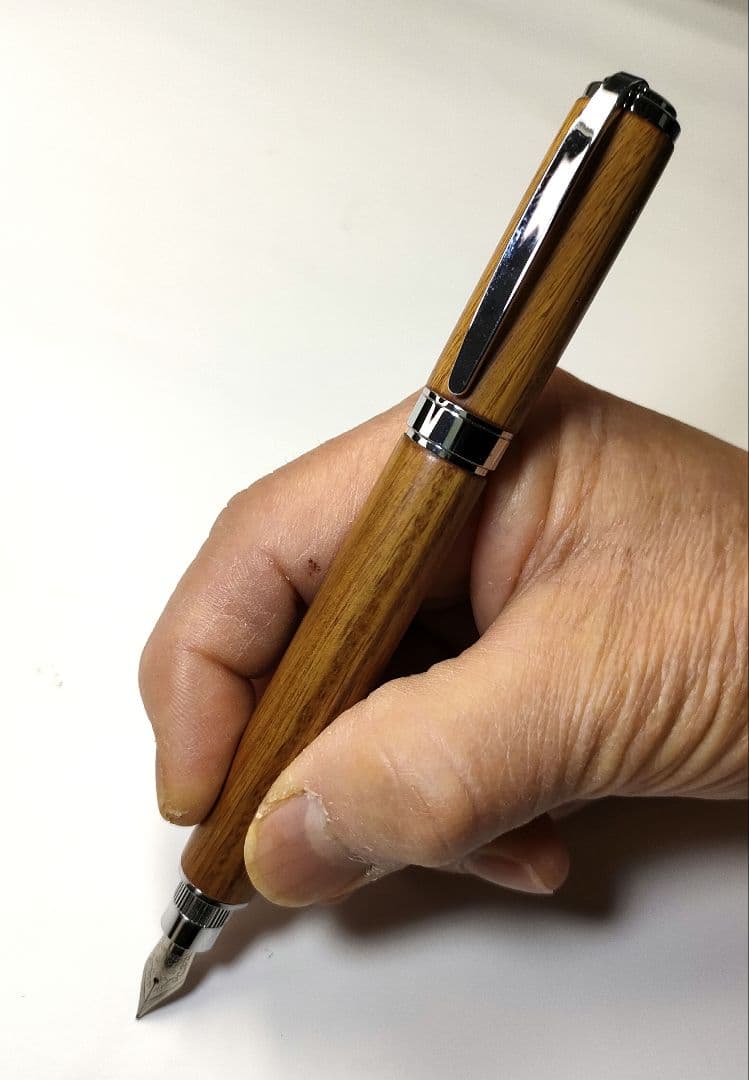世界で一番硬い木【リグナムバイタ】グラデュエイト万年筆