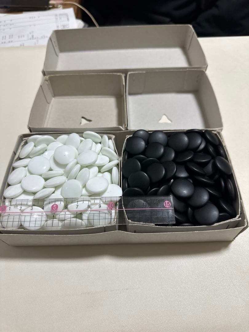 碁石　黒180 白189 d-5