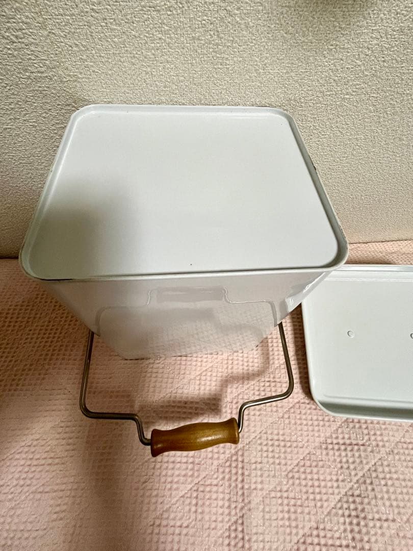 マンハッタナーズ　ホーロー缶　収納