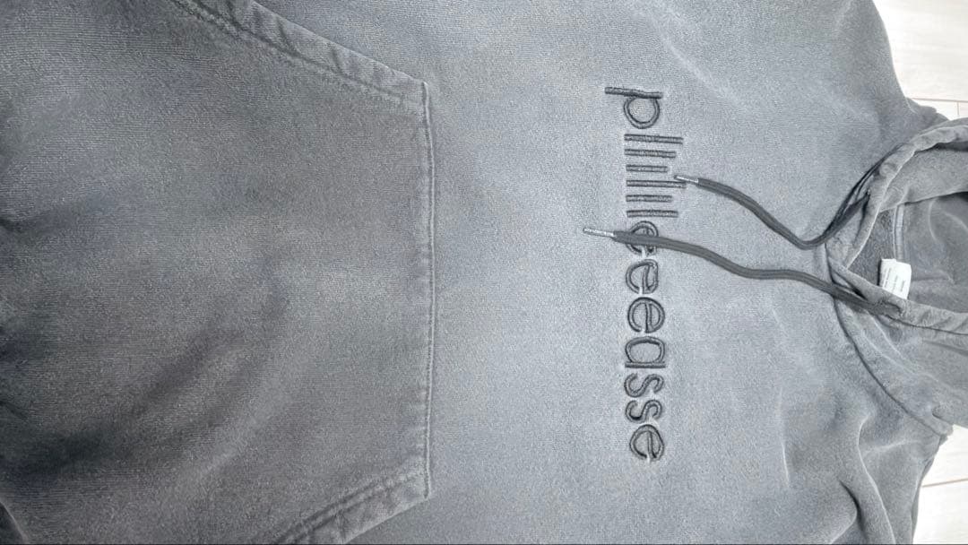 plllllleeeasse Hoodie パーカー