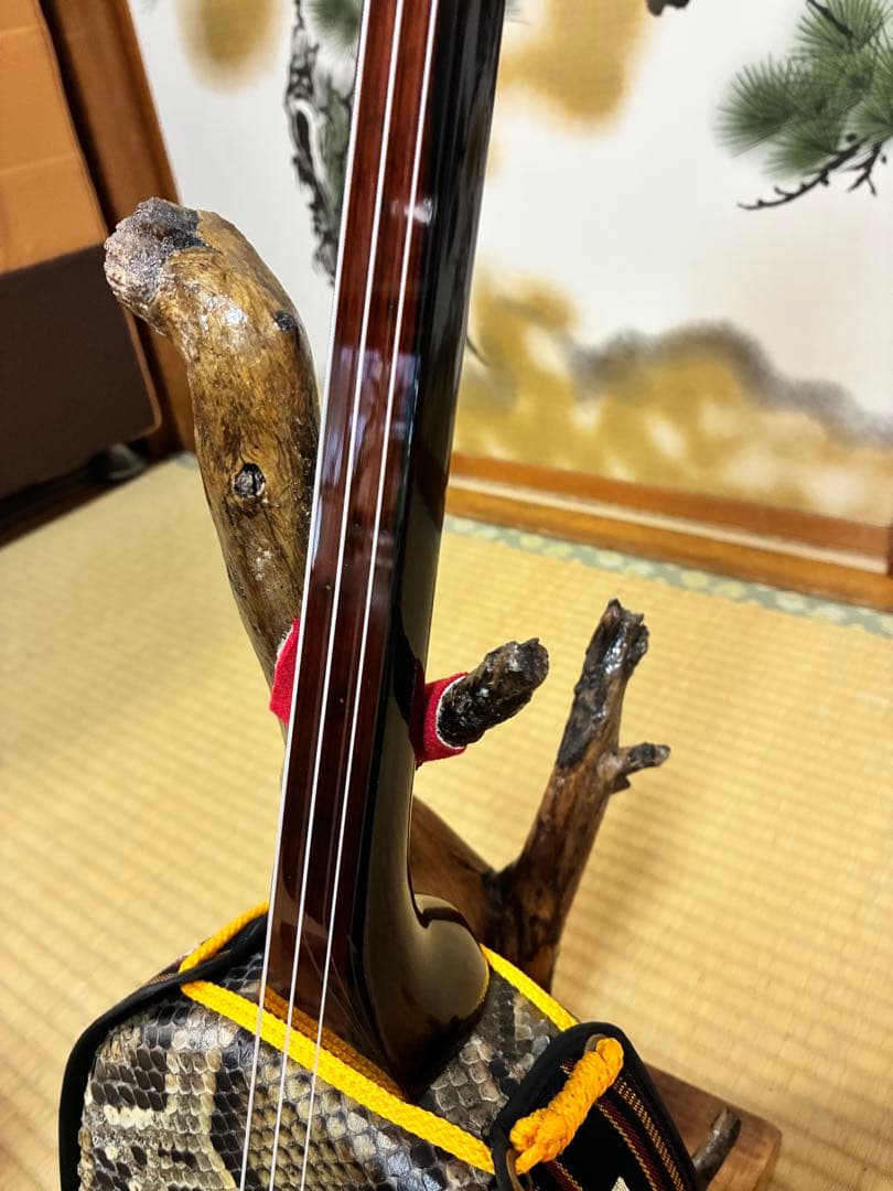 沖縄三線！黒木！上質黒檀！真壁型 ！本蛇皮　本張り【一枚張り】
