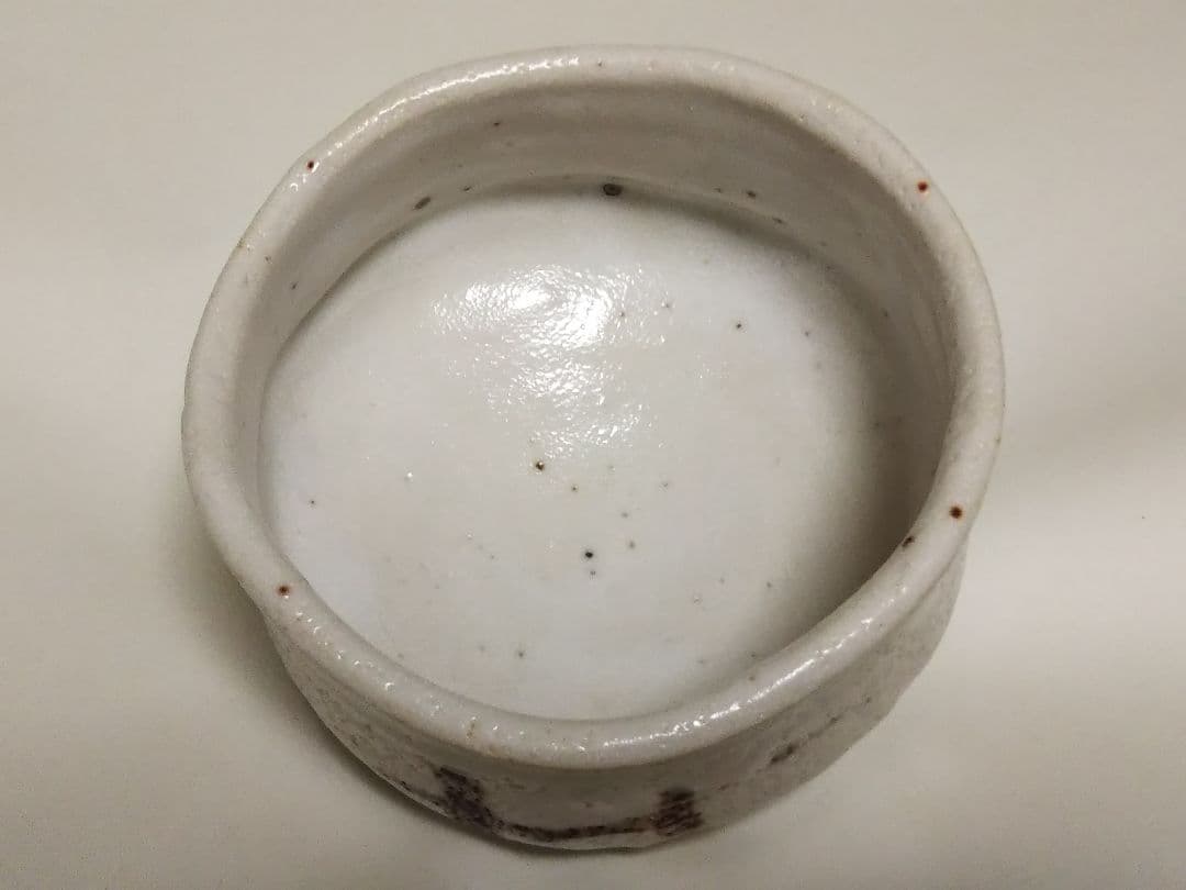 佐々木八十二作　志野茶盌　共箱有