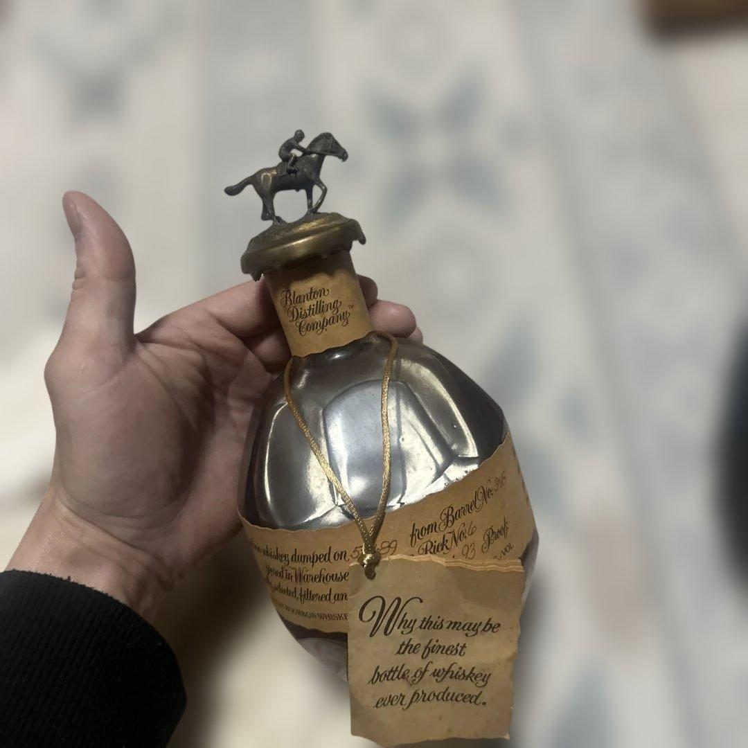 ブラントン・シングルバレル・バーボン・ウイスキーです