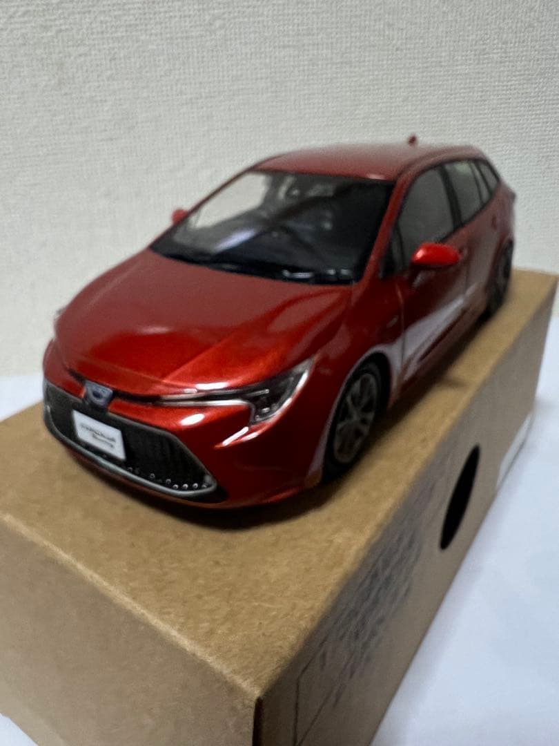 【非売品】 トヨタ カローラツーリング ミニカー 1/43 赤